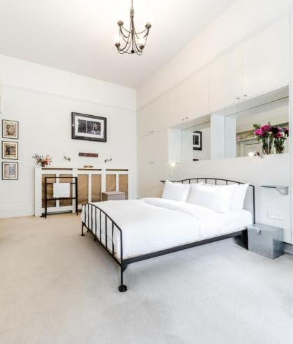 Chic 1 Bedroom Apartment in Shepherd's Bush - image 11