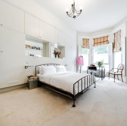 Chic 1 Bedroom Apartment in Shepherd's Bush - image 4