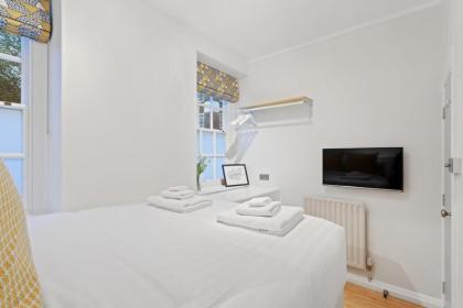 Trendy 1 Bedroom Apartment in the Heart of London - image 11