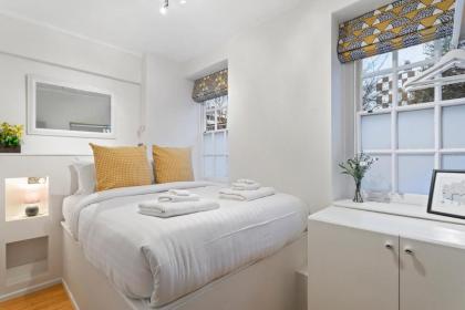 Trendy 1 Bedroom Apartment in the Heart of London - image 3