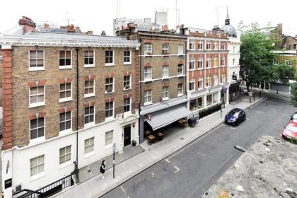 Stylish 1 Bedroom Apartment in Amazing Soho Location - image 10