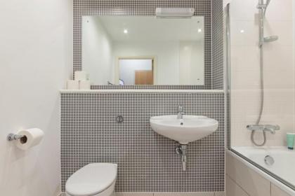 Beautiful 1 Bedroom Apartment in Shepherd's Bush - image 20