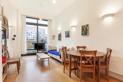 Beautiful 1 Bedroom Apartment in Shepherd's Bush - image 8