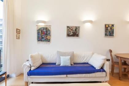 Beautiful 1 Bedroom Apartment in Shepherd's Bush - image 9