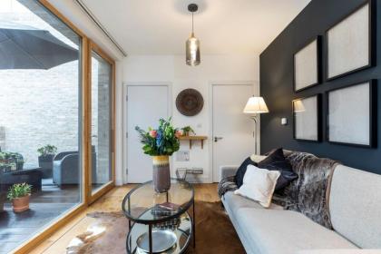 Modern and Designed 2 Bedroom Apartment with terrace Notting Hill - image 8