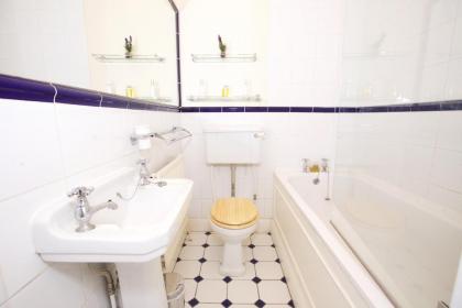 Luxurious 2BR flat in Pimlico near Warwick sq. - image 12