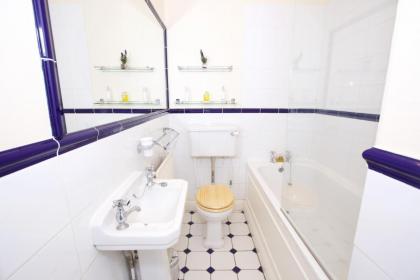 Luxurious 2BR flat in Pimlico near Warwick sq. - image 13