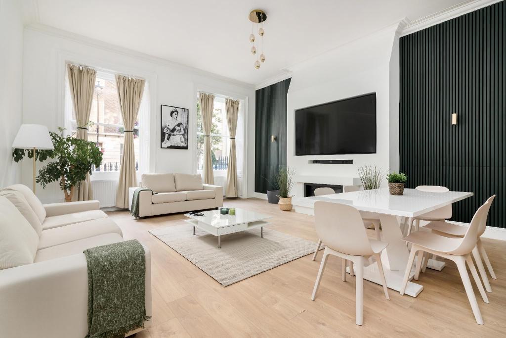 Luxury Majestic Apartment in the ? of Marylebone - main image