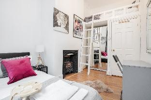 DELUXE Two Bed in  Covent Garden  - image 3