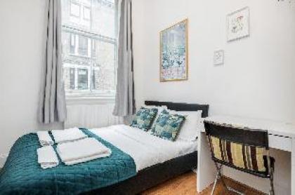 DELUXE Two Bed in  Covent Garden  - image 8