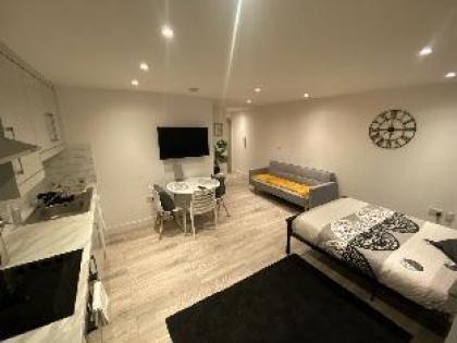 City Living ensuite Studio Free Wifi Shoreditch - image 4