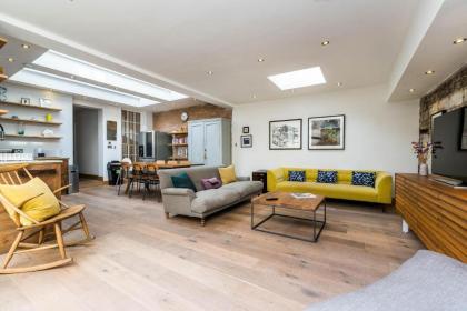 Stunning 3BD Flat Shoreditch with Hidden Garden - image 4