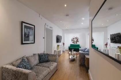 Authentic & Spacious 5 Bed Apartment/Hyde Park - image 13