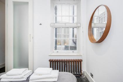 Beautiful 2 bedroom Covent Garden apartment - image 10