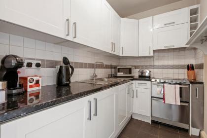 1 Bed Executive Apartment near Liverpool Street Station FREE WIFI by City Stay Aparts London - image 6