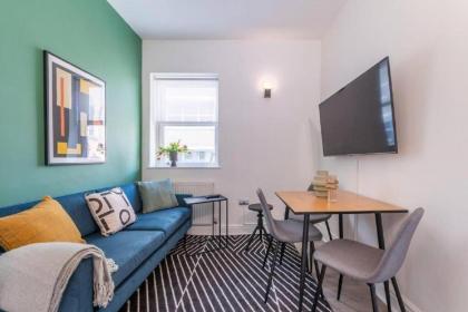 2 Bedroom - Tower Bridge - London City by Prime London Stays M-8 - image 11