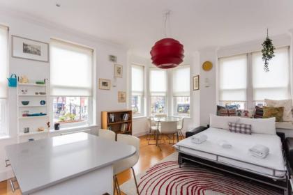 Homely 1 Bedroom Apartment in the Heart of Vibrant Camden - image 20