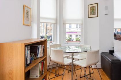 Homely 1 Bedroom Apartment in the Heart of Vibrant Camden - image 8