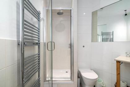 GuestReady - Micro Garden flat in Fulham - image 16