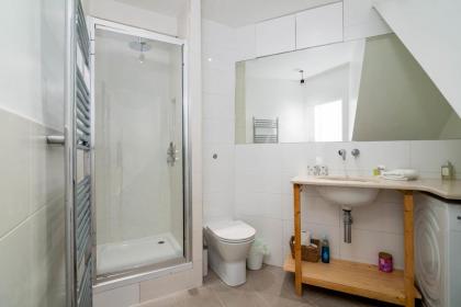 GuestReady - Micro Garden flat in Fulham - image 5