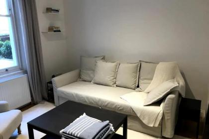 Spacious 1 Bedroom Apartment in Earls Court London