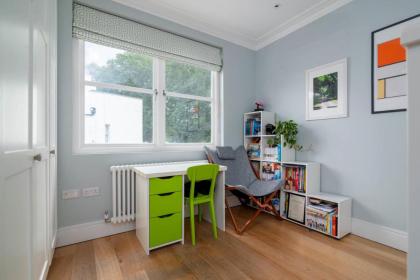 GuestReady - Family Stay in the heart of Fulham - image 19