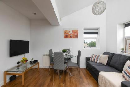 Skyvillion - Beautiful 3-Bed Central London Apartment - image 3