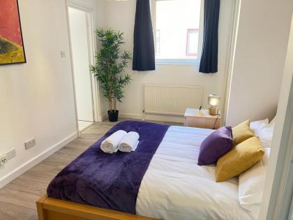 City Haven King En-suite & Double Room With Parking - image 16