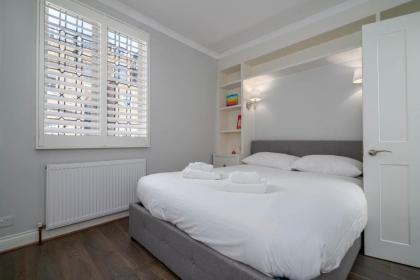 GuestReady - Modern Apt in Chelsea with a Terrace - image 12