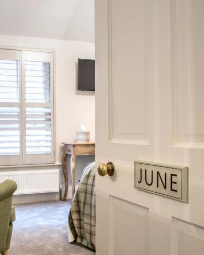 April House Weybridge - Boutique Guesthouse - image 14