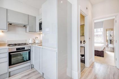 Elegant 1 bed apartment- Hampstead Village - image 12