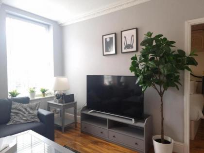 Beautiful 2 Bedroom Flat in Frampton Street - image 7