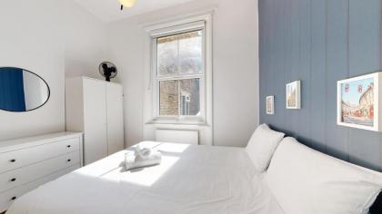 Superior 1 - Bed Apartment in Maida Vale - image 12