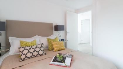 Boutique 3 Bed Apartment - image 9