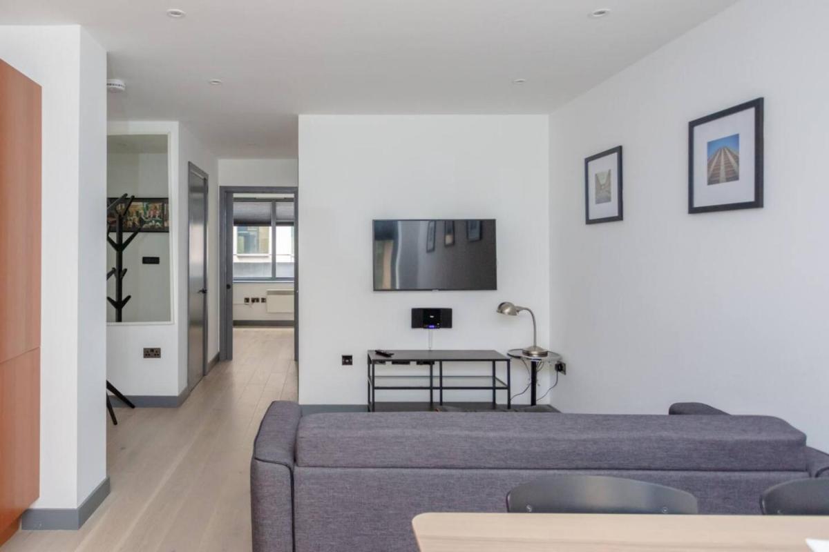 Stylish 1 Bedroom Apartment in Holborn in a Great Location - image 5