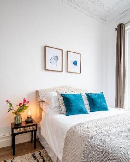 Charming 1 bed flat in Kensington - image 9