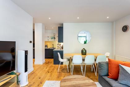 Stunning Modern Apartment in the Heart of Holborn - image 5