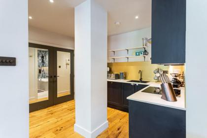 Stunning Modern Apartment in the Heart of Holborn - image 7