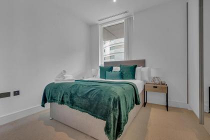 Modern 01 & 02 Bed Apartment in Canary Wharf - image 19