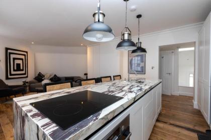 Stylish 2 Bedroom Apartment near Oxford Street - image 12