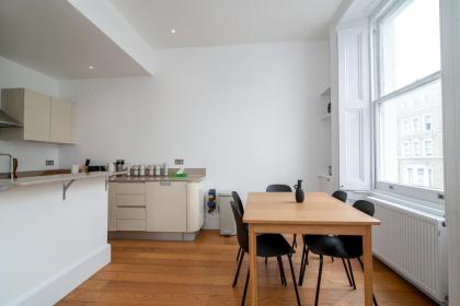 GuestReady - Chic flat in the heart of Kensington - image 13