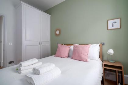 GuestReady - Chic flat in the heart of Kensington - image 17