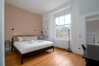 GuestReady - Chic flat in the heart of Kensington - image 2