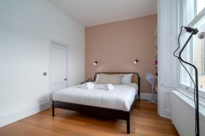 GuestReady - Chic flat in the heart of Kensington - image 20