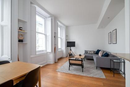 GuestReady - Chic flat in the heart of Kensington - image 5