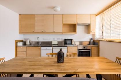 The Farringdon Apartment - image 7