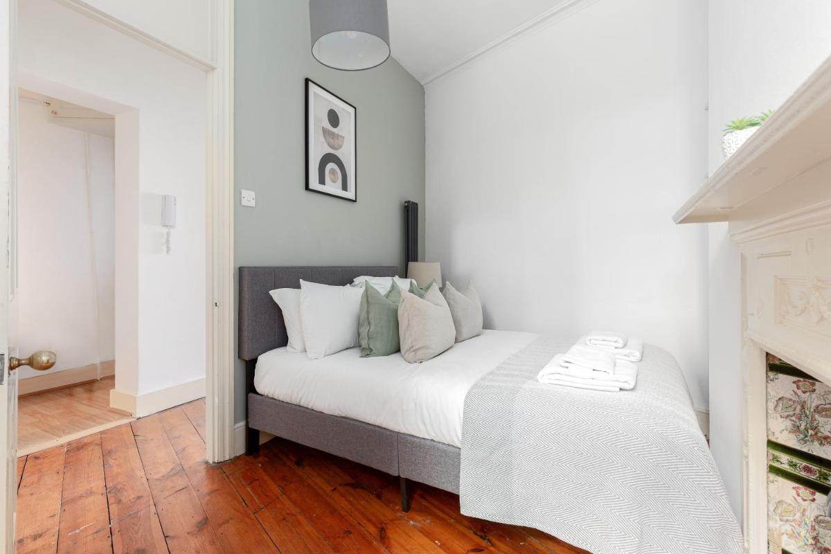 The Goldhawk Road Apartments - image 2