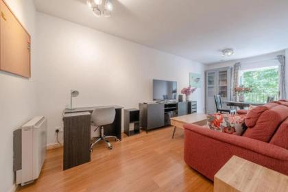 Bright 1 Bedroom Flat in Kensington Olympia - image 10