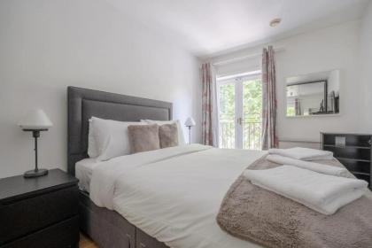 Bright 1 Bedroom Flat in Kensington Olympia - image 20