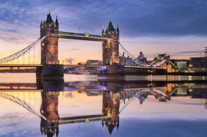 Luxury Canary Wharf Apartment (Panoramic Views) - image 13